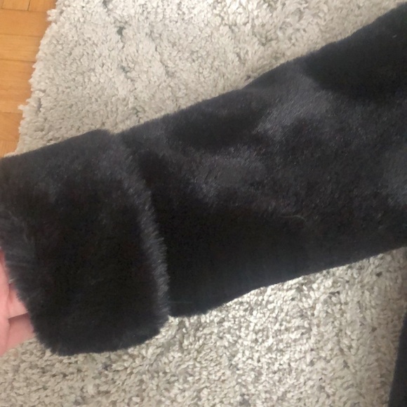 Girls fur Jacket - Picture 5 of 10